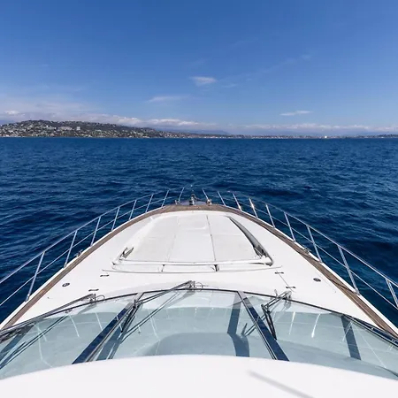 Votre Palace Flottant Sur La Croisette A * كان