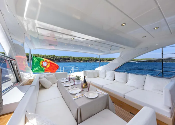 Votre Palace Flottant Sur La Croisette A