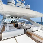 Votre Palace Flottant Sur La Croisette à Cannes