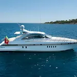 Votre Palace Flottant Sur La Croisette à